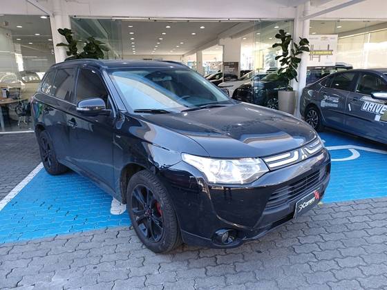 MITSUBISHI OUTLANDER 3.0 GT 4X4 V6 24V GASOLINA 4P AUTOMÁTICO MITSUBISHI OUTLANDER 3.0 GT 4X4 V6 24V GASOLINA 4P AUTOMÁTICO